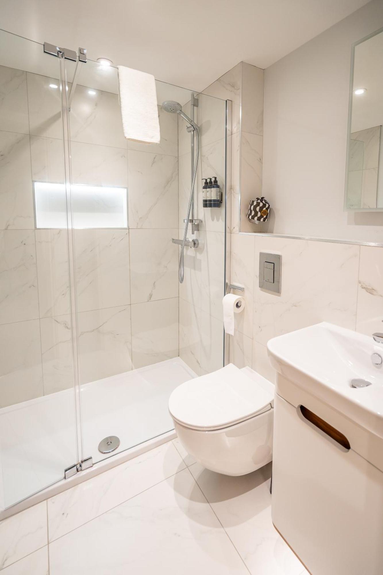 Town Center Duplex 6 * Харрогейт