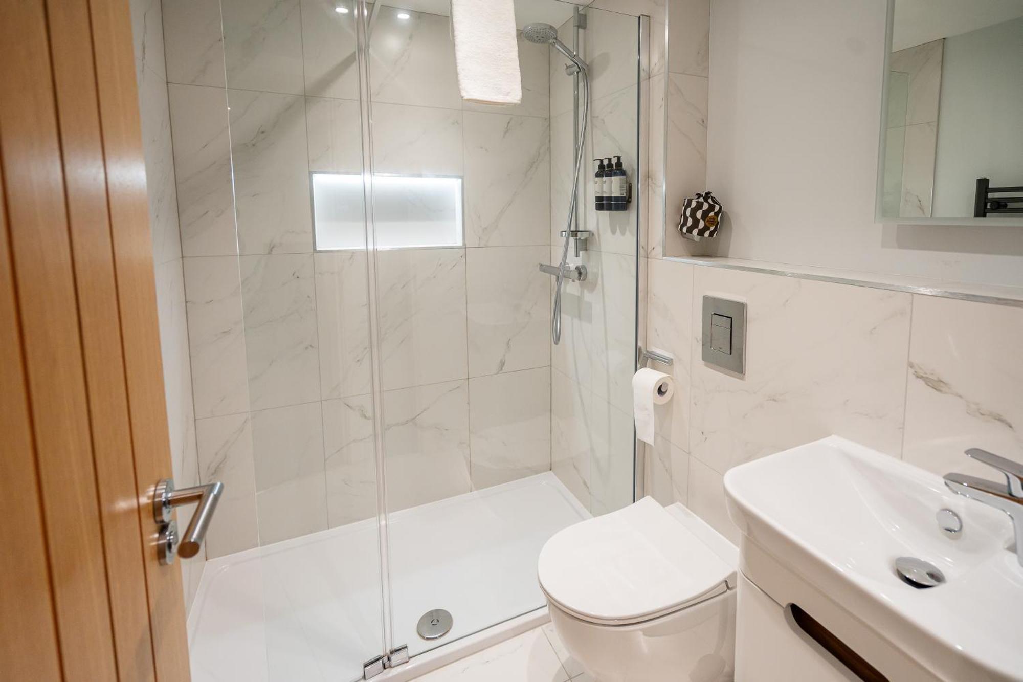 Town Center Duplex 6 * Харрогейт